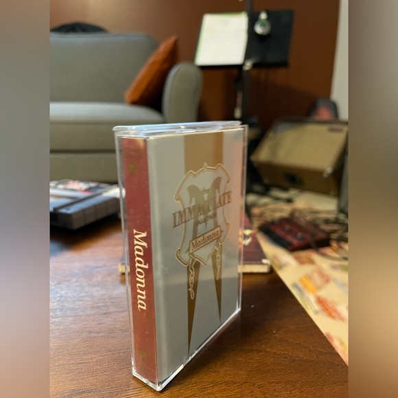 📼 Vintage Madonna Immaculate Collection 1990 Sire Records Cassette Tape 📼 - Picture 2 of 6